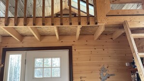 Interior - Cozy bunkie on private land in Kawarthas (Woodview)