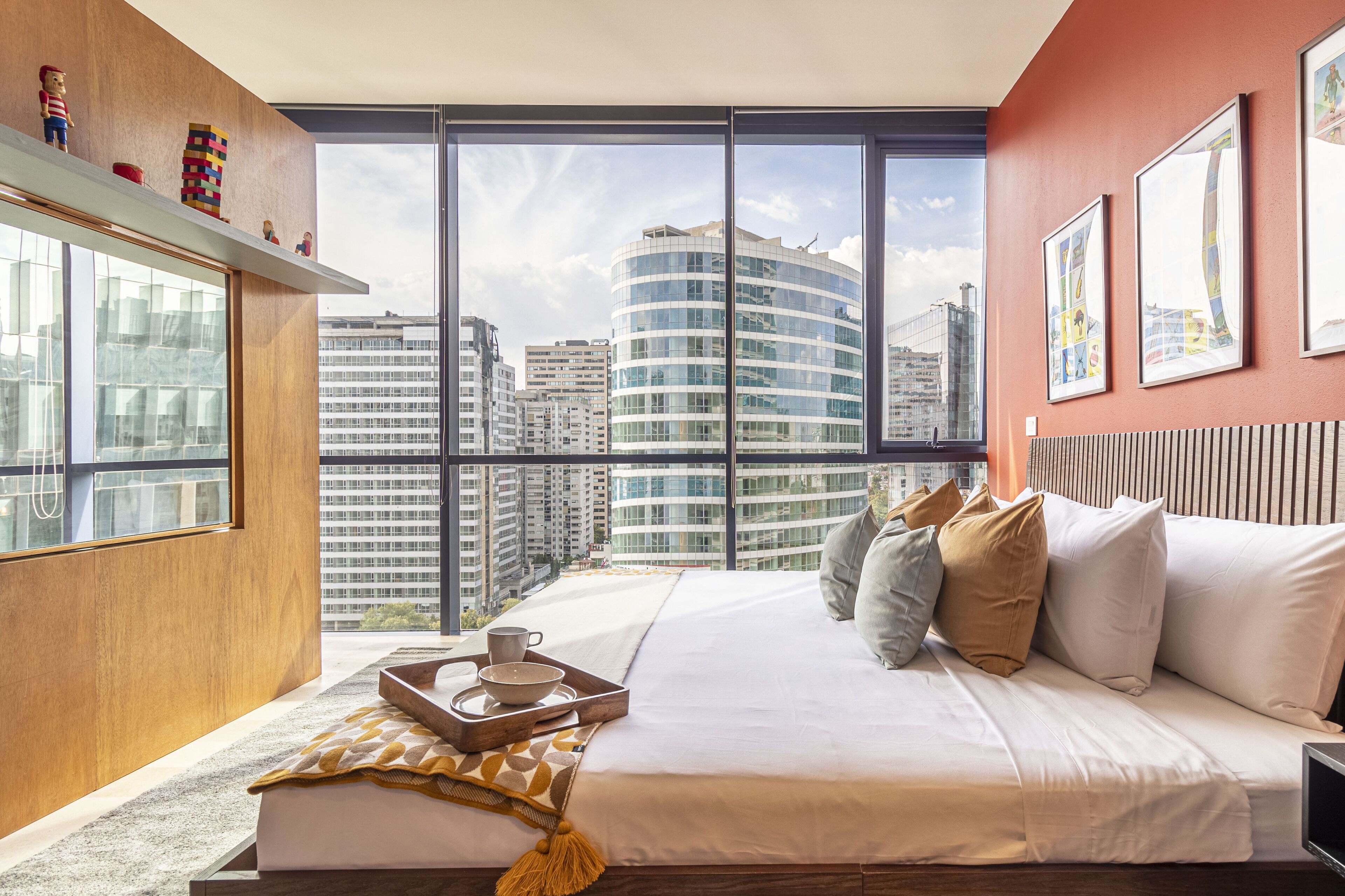 舒适复式房 | 防过敏的被褥、客房内保险箱、特色装修、办公桌