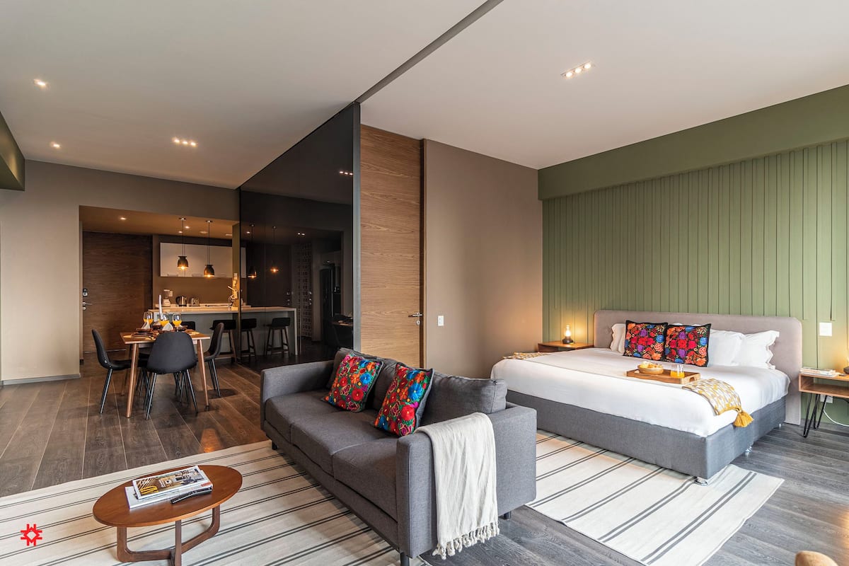 Design Apartment | Hypo-allergenic bedding, in-room safe, individually decorated