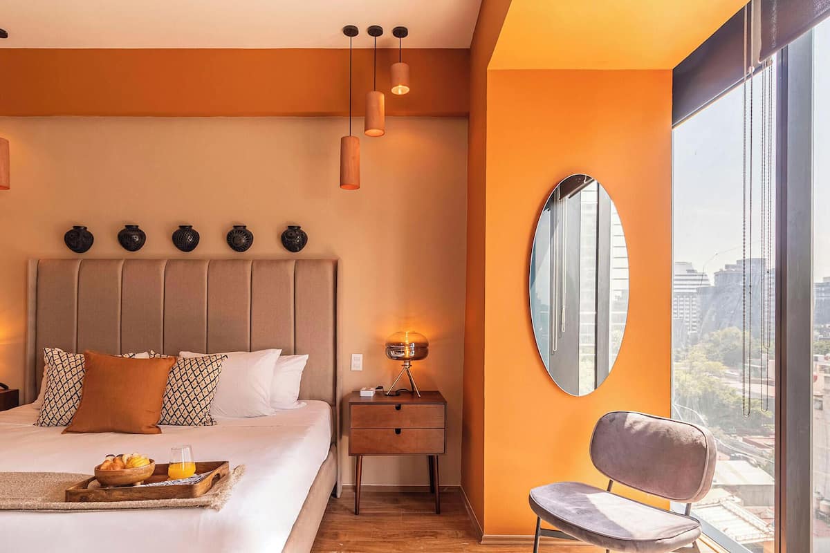 Signature Apartment | Hypo-allergenic bedding, in-room safe, individually decorated