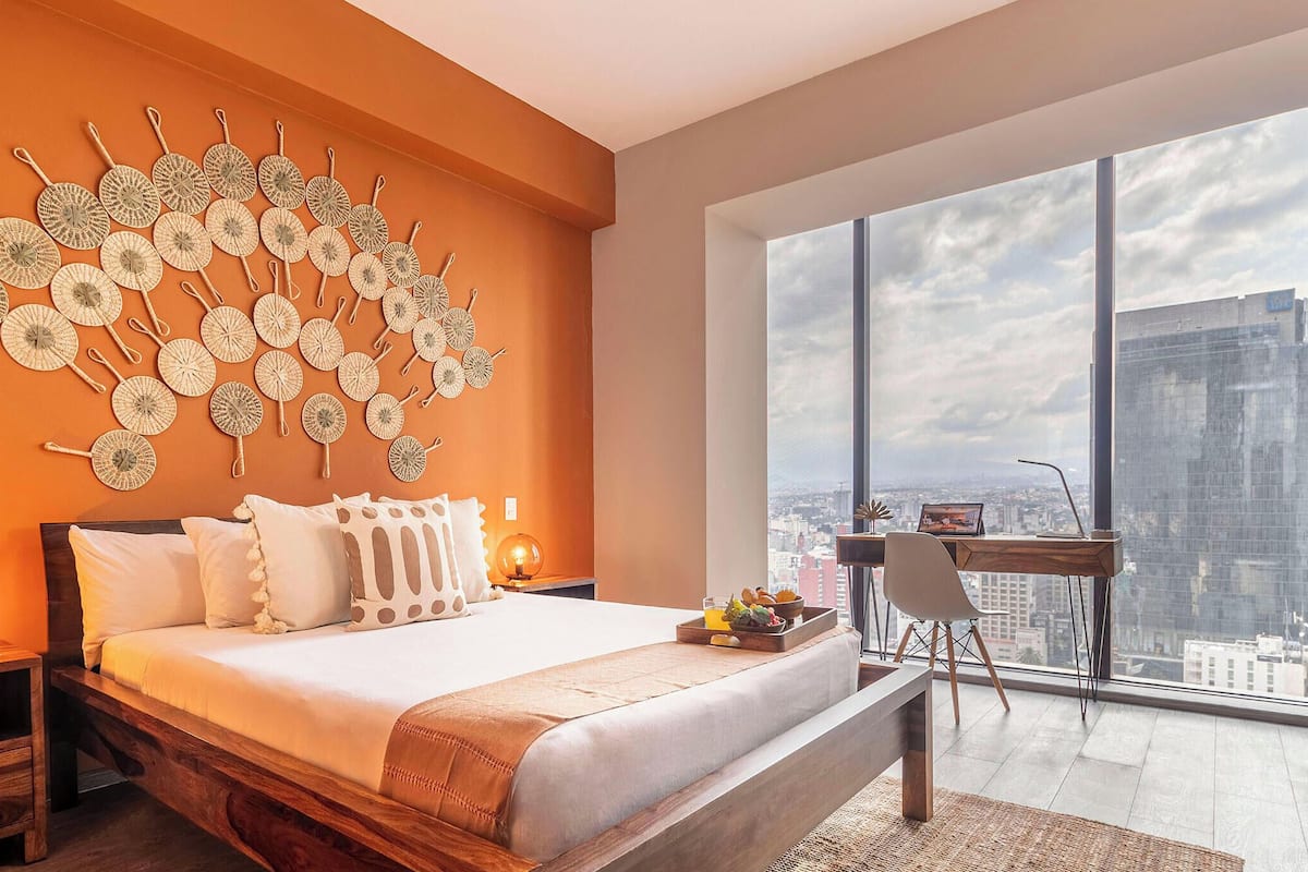 Classic Apartment | Hypo-allergenic bedding, in-room safe, individually decorated