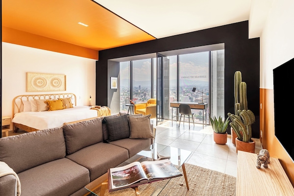 Standard Apartment | Hypo-allergenic bedding, in-room safe, individually decorated