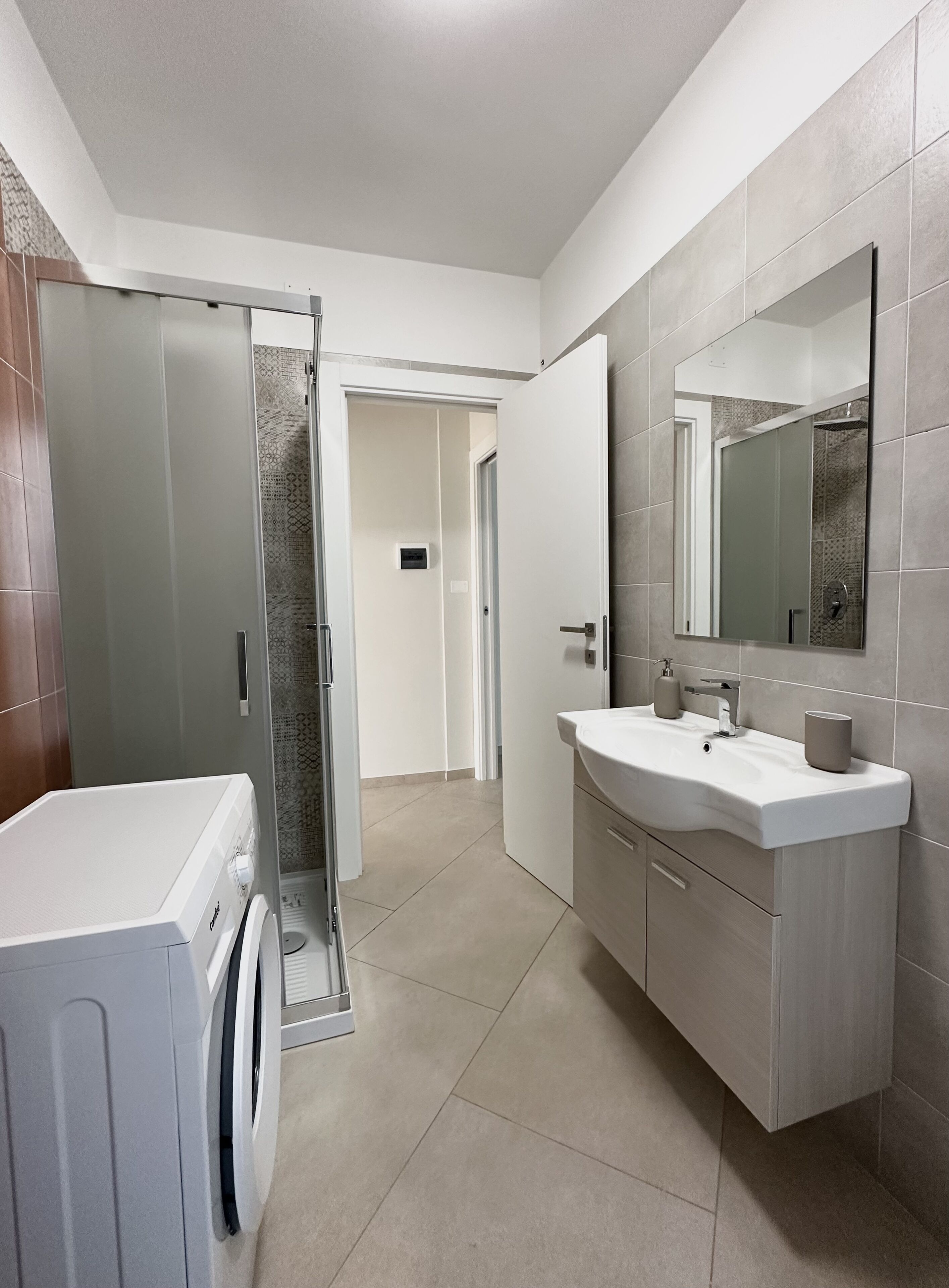 Doccia, asciugacapelli, bidet, asciugamani