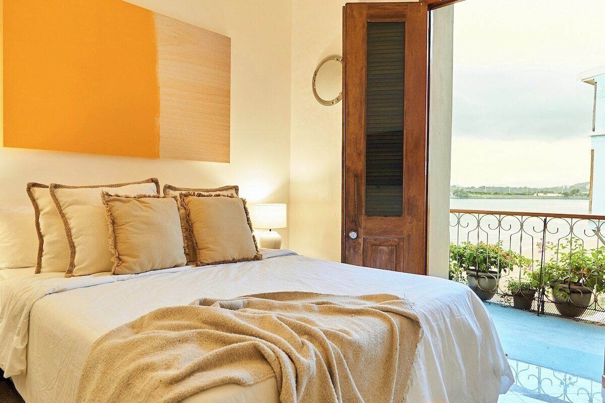 5 habitaciones, tabla de planchar con plancha y wifi gratis 