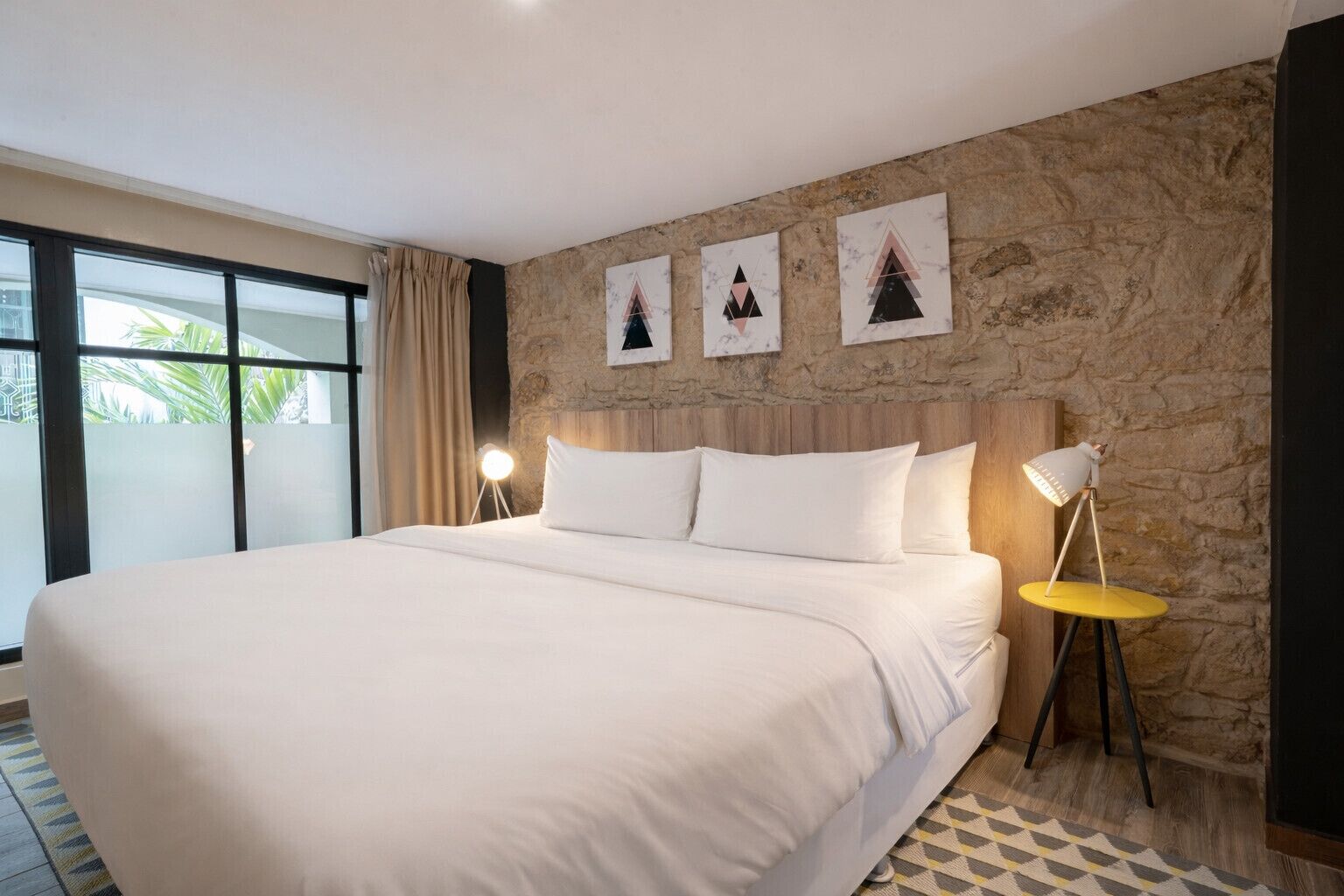 4 chambres, fer et planche à repasser, Wi-Fi gratuit, draps fournis