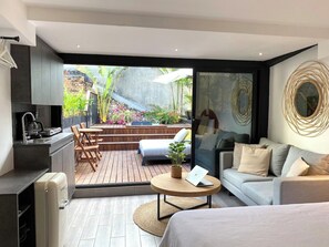 1 chambre, fer et planche à repasser, Wi-Fi gratuit, draps fournis