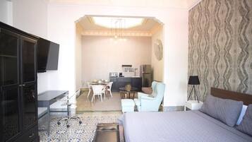 Iron/ironing board, free WiFi, bed sheets