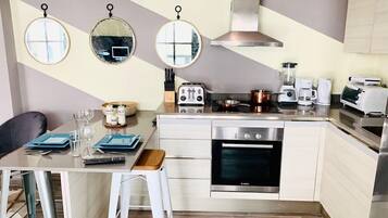 Fridge, microwave, coffee/tea maker, electric kettle