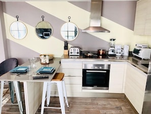 Fridge, microwave, coffee/tea maker, electric kettle