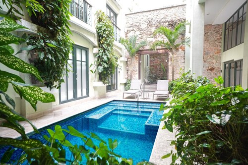 Apartment with pool front the National Theater DI2