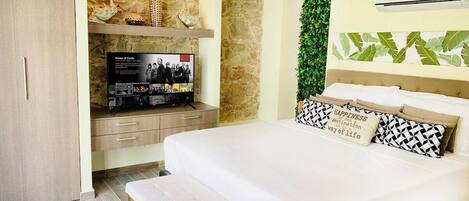 Iron/ironing board, free WiFi, bed sheets
