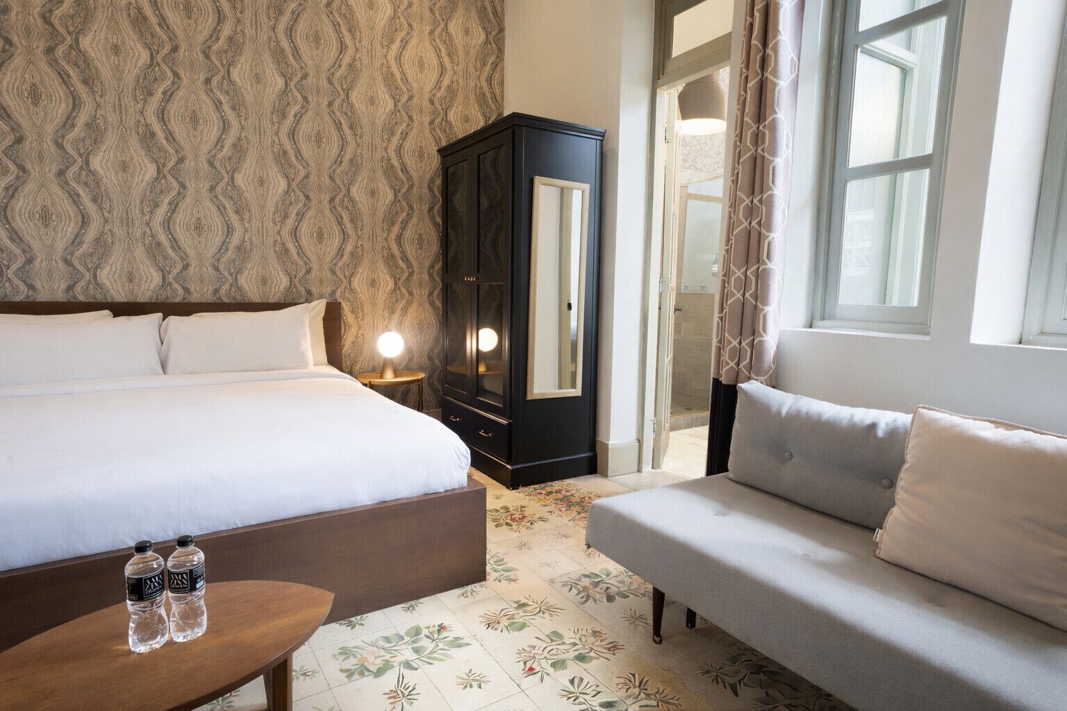 熨斗/熨衣板、免费 WiFi、床单