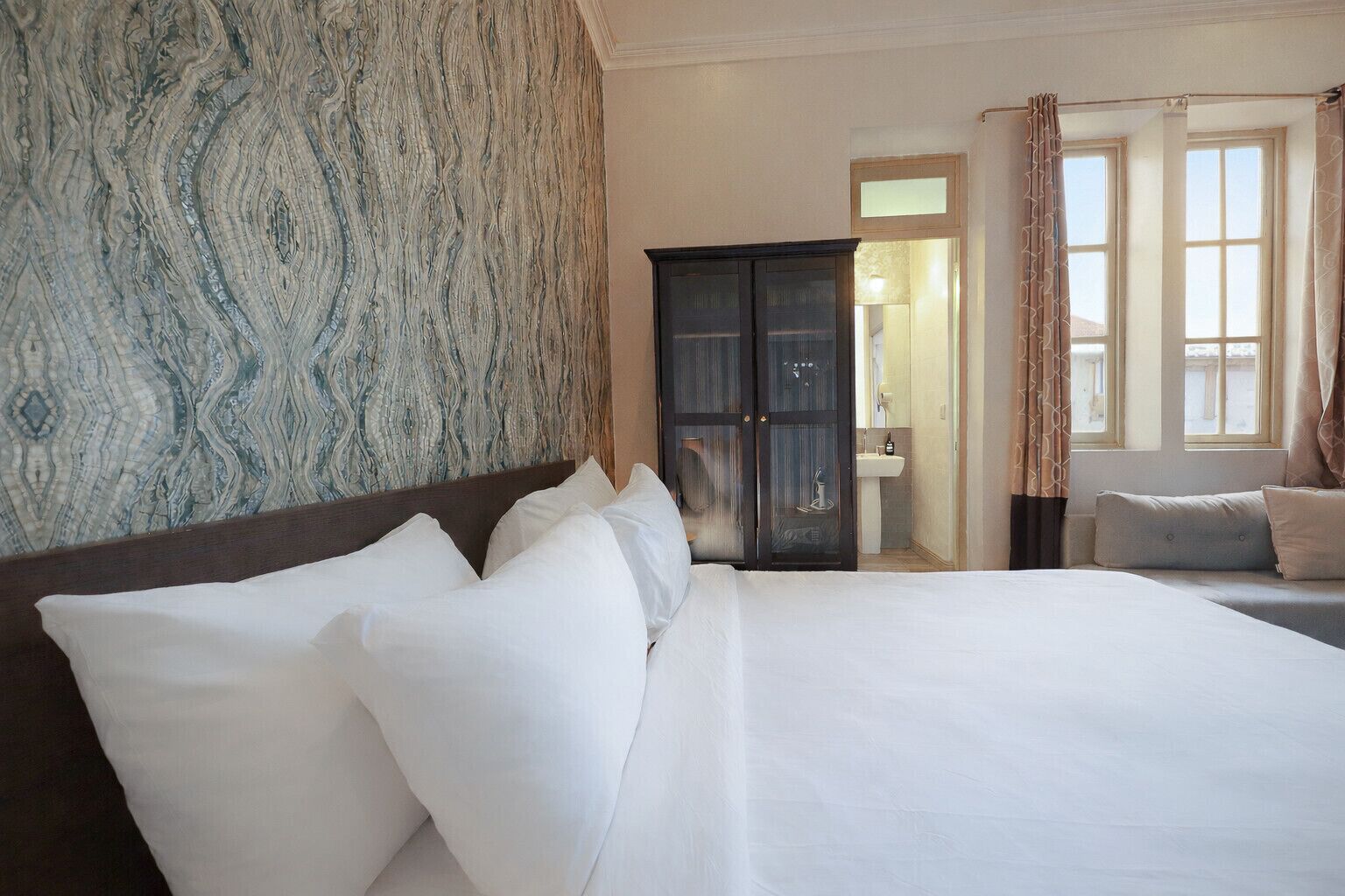 熨斗/熨衣板、免费 WiFi、床单