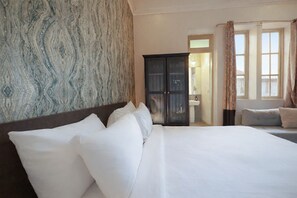 Fer et planche à repasser, Wi-Fi gratuit, draps fournis