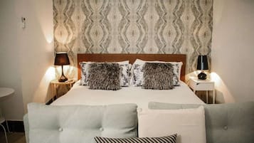 Iron/ironing board, free WiFi, bed sheets