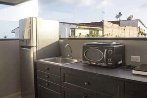 Fridge, microwave, coffee/tea maker, electric kettle