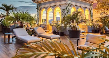 Design Duplex with Amazing Pool and Rooftop A9