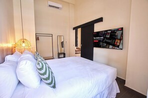 2 bedrooms, iron/ironing board, free WiFi, bed sheets - Outstanding double appartment with pool and rooftop (Ciudad de Panamá)