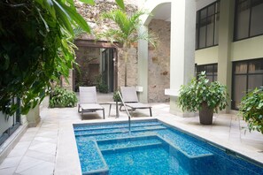 Pool - - (Ciudad de Panamá)