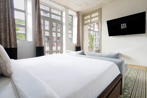 Iron/ironing board, free WiFi, bed sheets