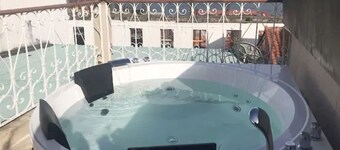 Apartment with 3 Double Bedrooms / 3 Bathrooms M0