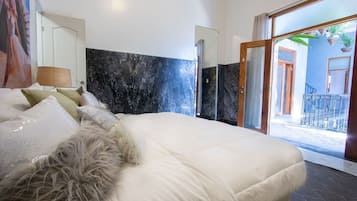 1 slaapkamer, een strijkplank/strijkijzer, gratis wifi, beddengoed