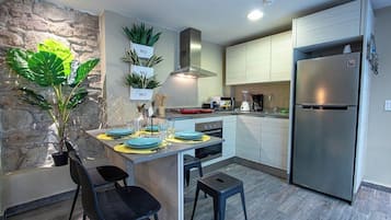 Fridge, microwave, coffee/tea maker, electric kettle