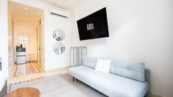 TV, Netflix, streaming services