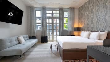 Iron/ironing board, free WiFi, bed sheets