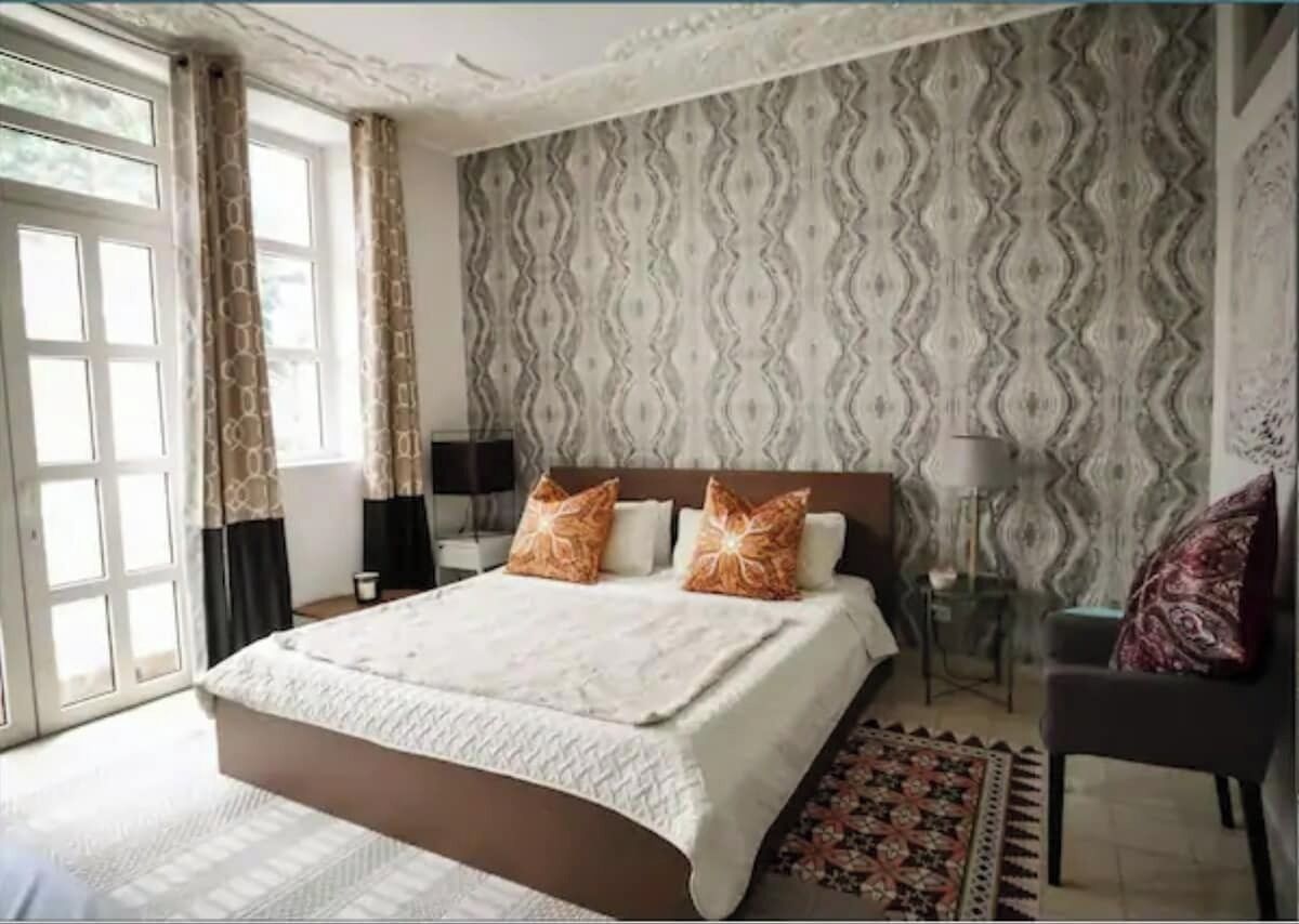 Fer et planche à repasser, Wi-Fi gratuit, draps fournis