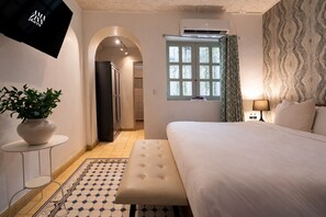 Fer et planche à repasser, Wi-Fi gratuit, draps fournis