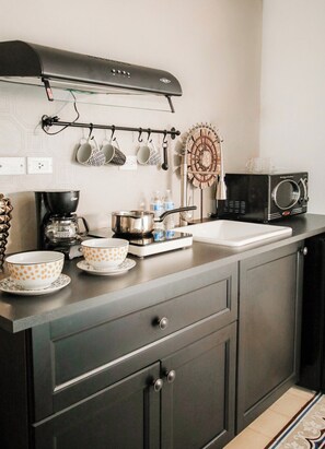 Fridge, microwave, coffee/tea maker, electric kettle