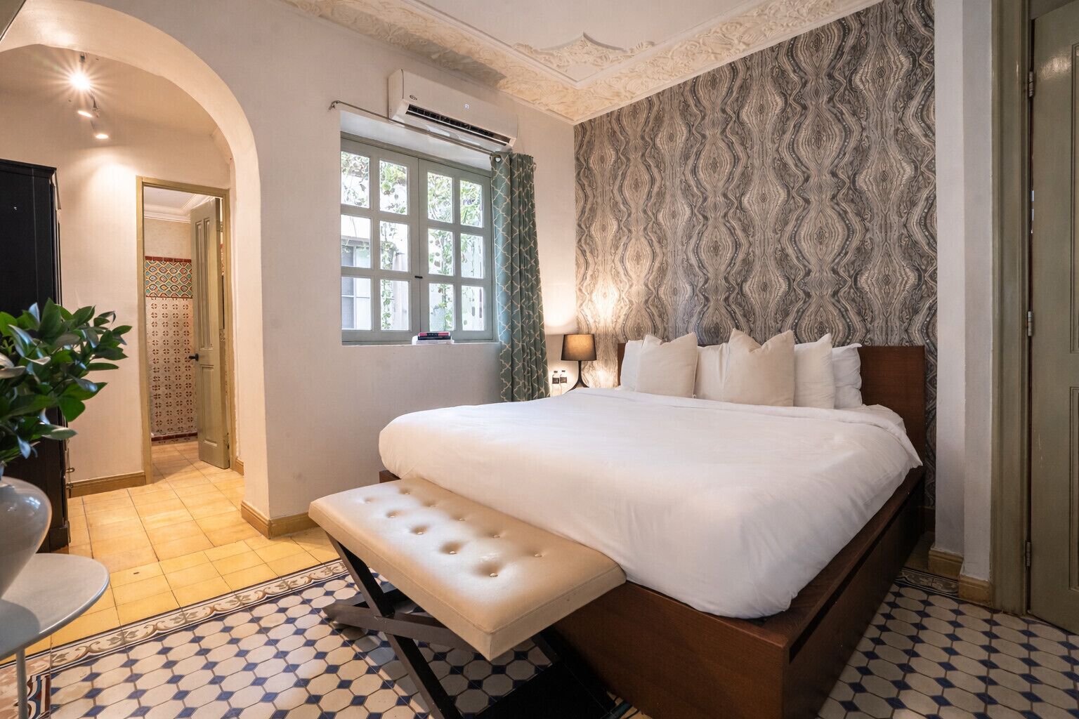 Bügeleisen/Bügelbrett, kostenloses WLAN, Bettwäsche