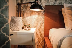 Iron/ironing board, free WiFi, bed sheets