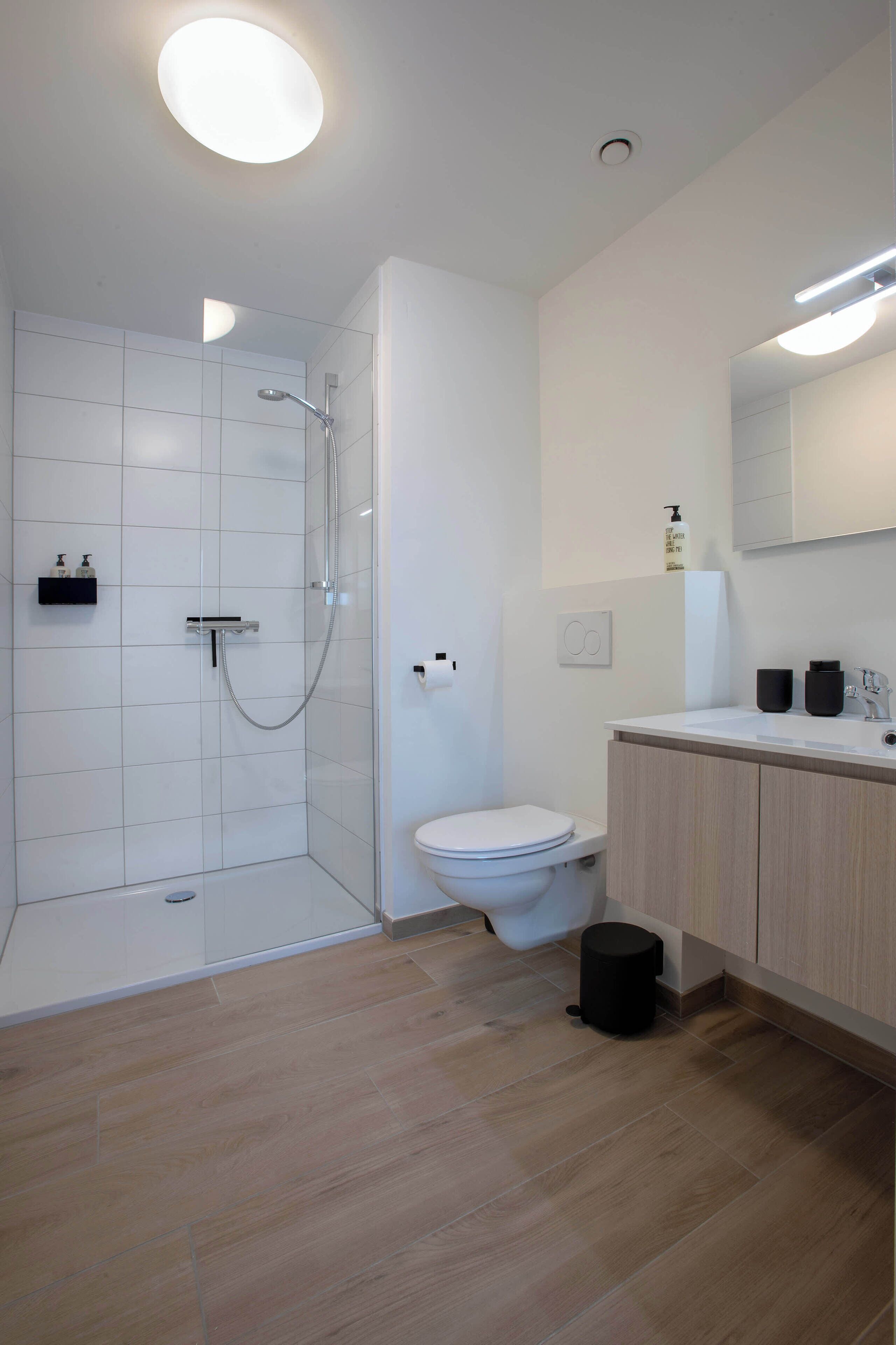 Deluxe studio suite | Individueel gedecoreerd, individueel gemeubileerd, een bureau