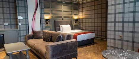Juniorsvit - icke-rökare (2 King Beds) | 1 sovrum, sängtillbehör av högsta kvalitet och minibar