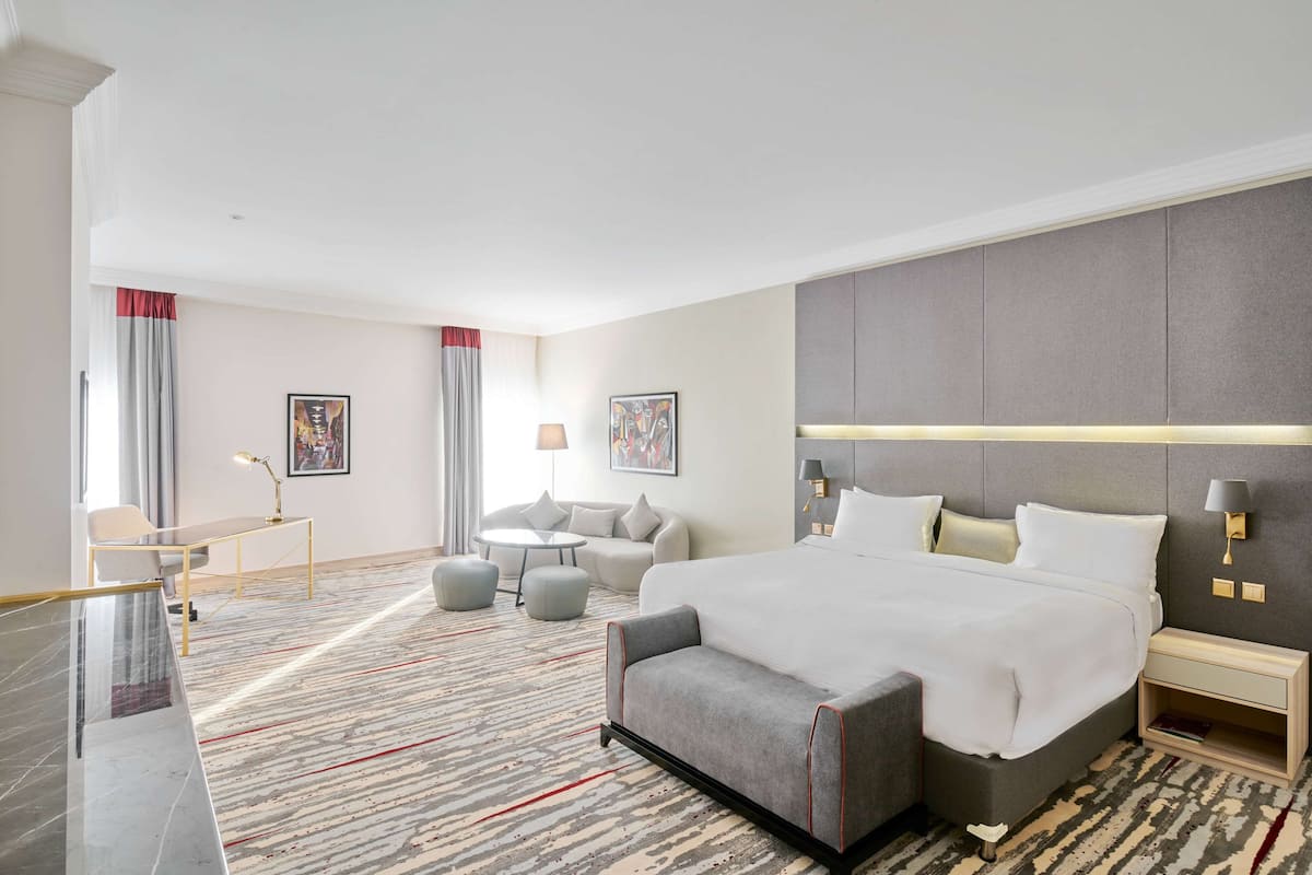 Minibar, in-room safe, iron/ironing board, free WiFi