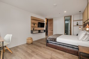 1 Schlafzimmer, Schreibtisch, Bügeleisen/Bügelbrett, Reisekinderbett