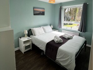 2 bedrooms, iron/ironing board, free WiFi, bed sheets - Peaceful, streamside, detached bungalow - close attractions, walks & beaches (Liskeard)