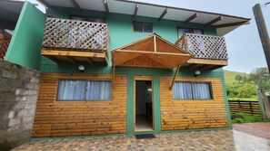 Front of property - Cabañas Manuto Piataro (Hanga Roa)