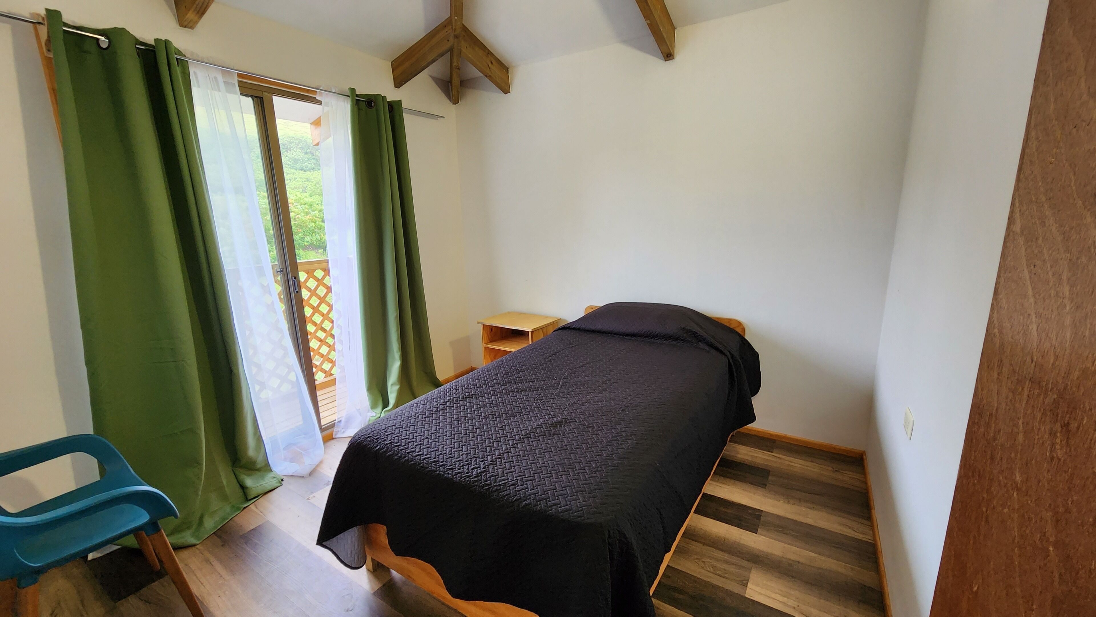 Cabin, 4 Bedrooms | 4 bedrooms, premium bedding, down comforters, individually furnished