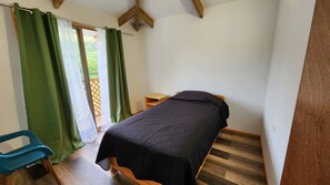 Cabin, 4 Bedrooms | 4 bedrooms, premium bedding, down comforters, individually furnished - Cabañas Manuto Piataro (Hanga Roa)