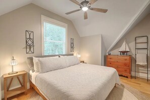 1 quarto, escrivaninha, ferros/tábuas de passar roupa, Wi-Fi de cortesia