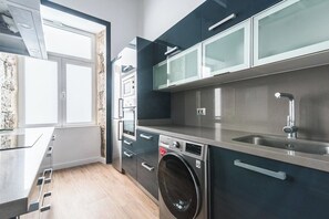 Microwave, oven, stovetop, coffee/tea maker