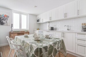 Microwave, oven, stovetop, coffee/tea maker - Home2Book El Perenquén 2, Las Palmas (Las Palmas de Gran Canaria)