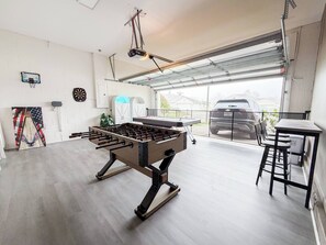 Game room - Stunning Renovated Villa Overlooking Golf Course (Davenport)