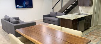 Comfortable Condo near YRMC w/ parking