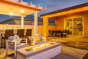 تناول الطعام بالخارج