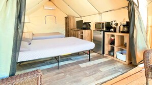 Standard Cabin | Premium bedding, WiFi (free), bed sheets - Son's River Ranch Glamping Cabin 27 (Kingsbury)