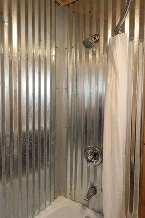 Combined shower/tub, towels - Trout Lily Cabin at Maple Ridge Creek, N GA Mtns (Morganton)